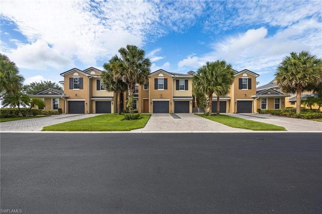 16590 Goldenrod LN 102 ALVA, FL 33920