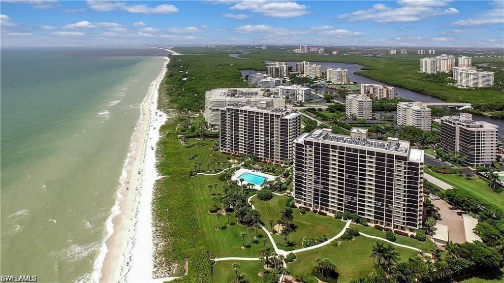 10951 Gulf Shore DR 404 NAPLES, FL 34108