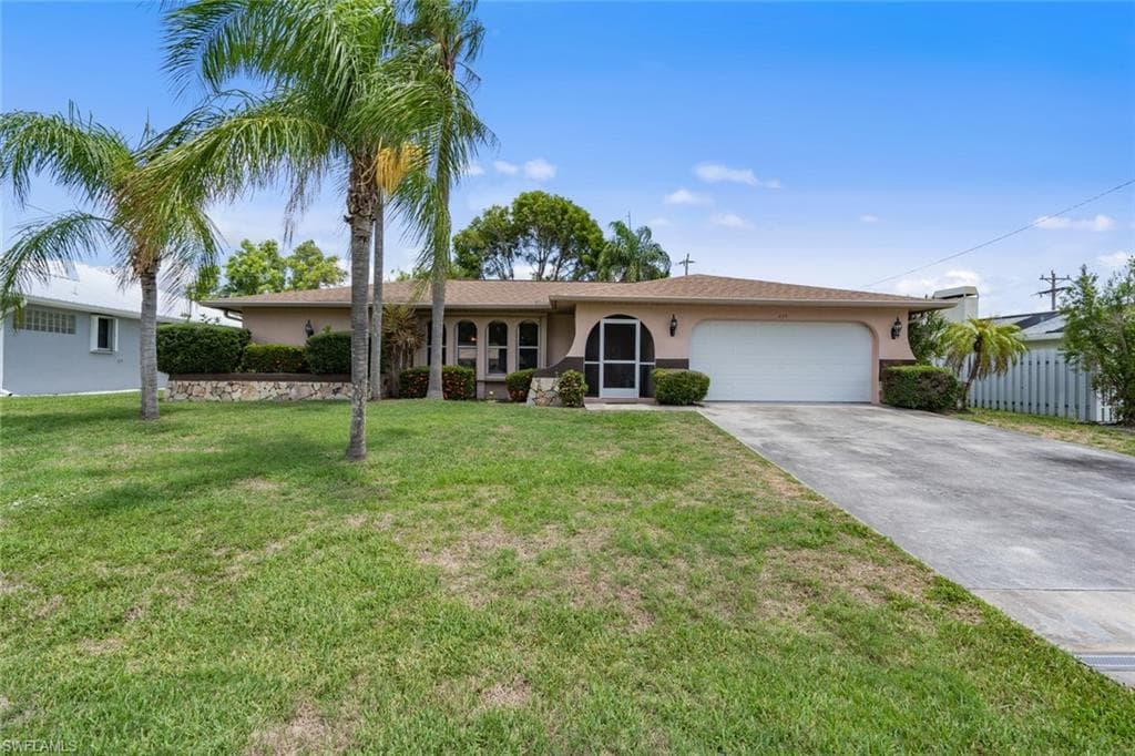 623 SE 22nd ST CAPE CORAL, FL 33990