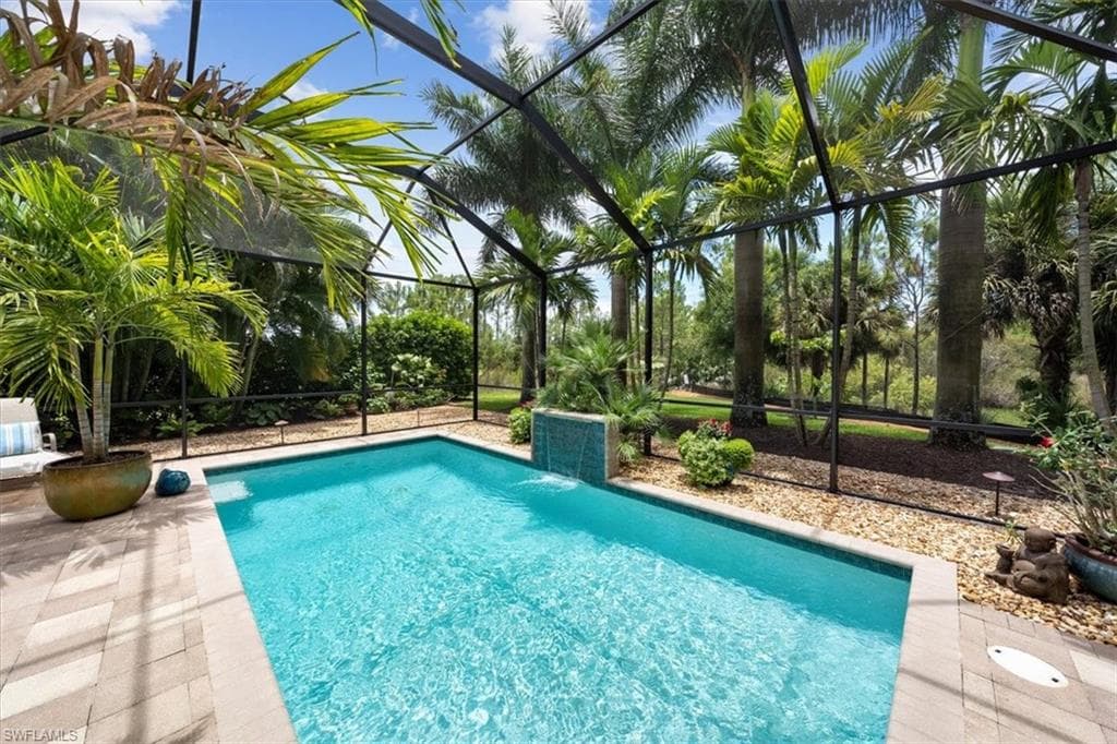 1558 Serrano CIR NAPLES, FL 34105