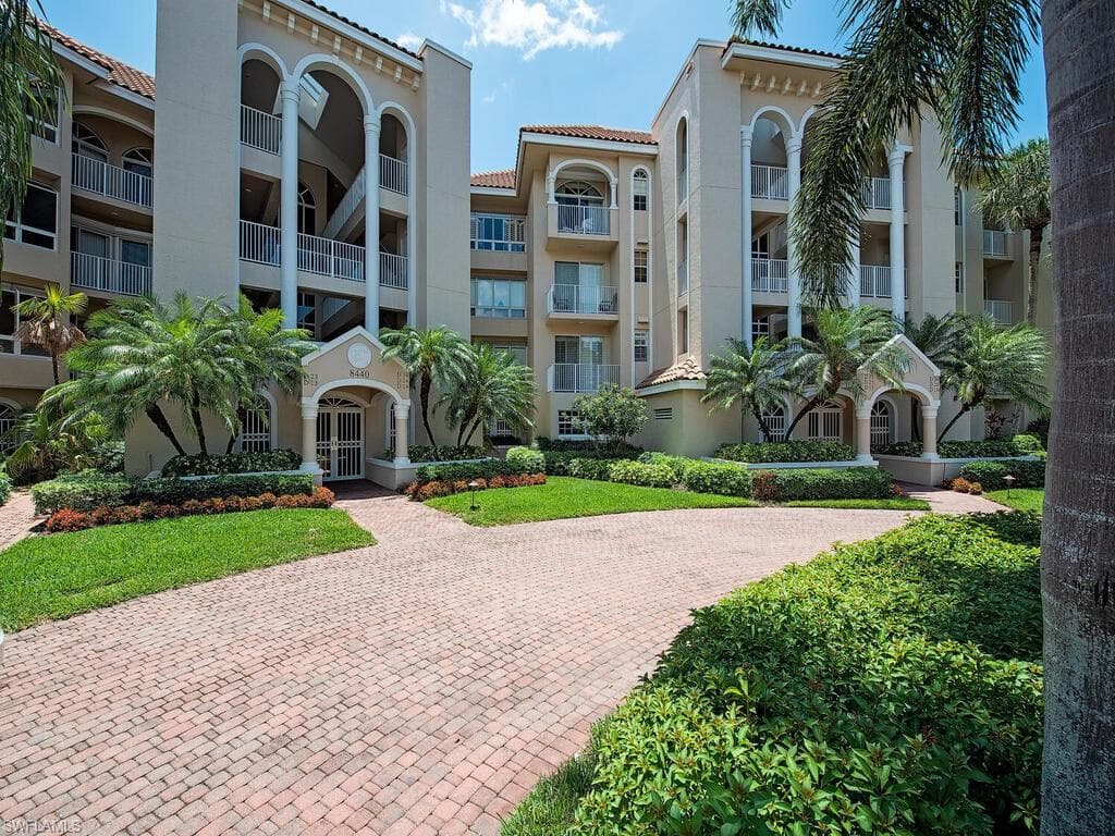 8440 Abbington CIR D13 NAPLES, FL 34108