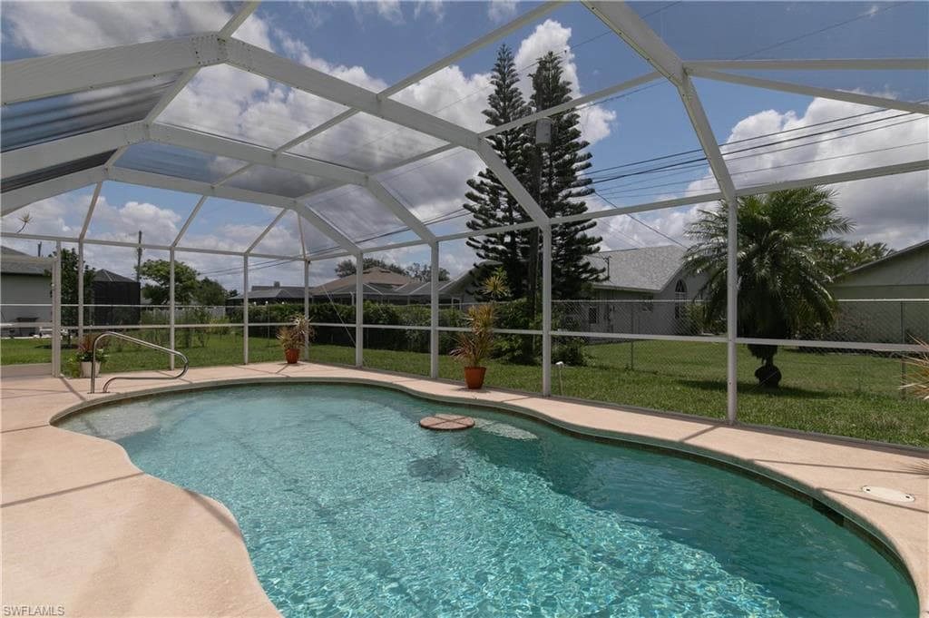408 SE 4th TER CAPE CORAL, FL 33990