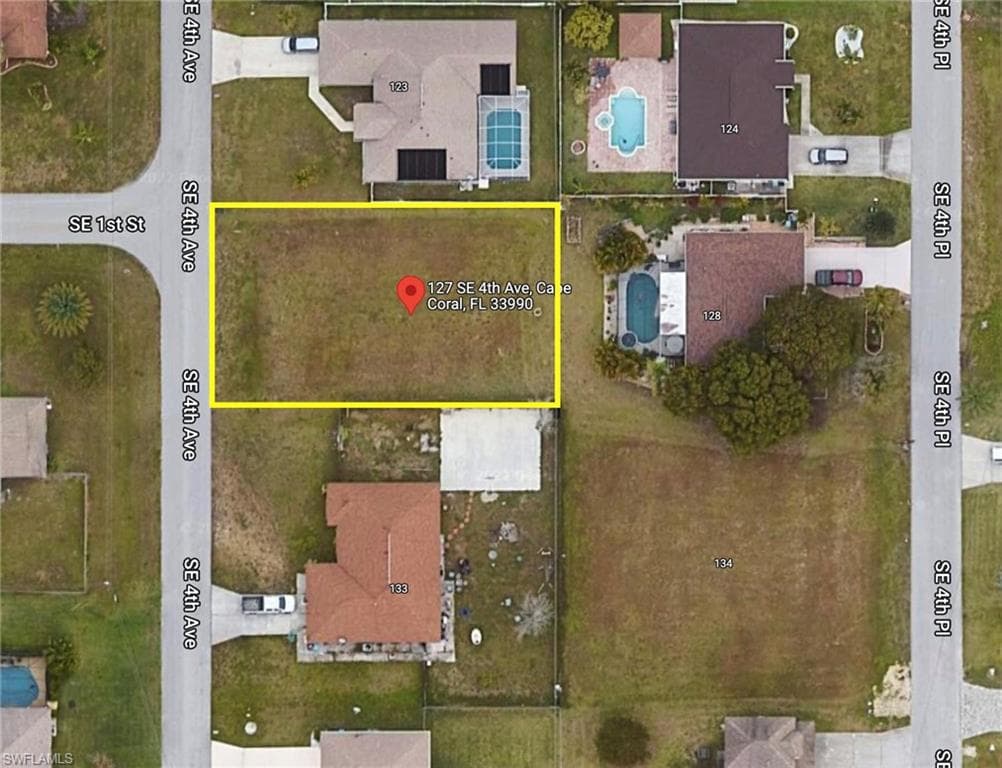 127 SE 4th AVE CAPE CORAL, FL 33990