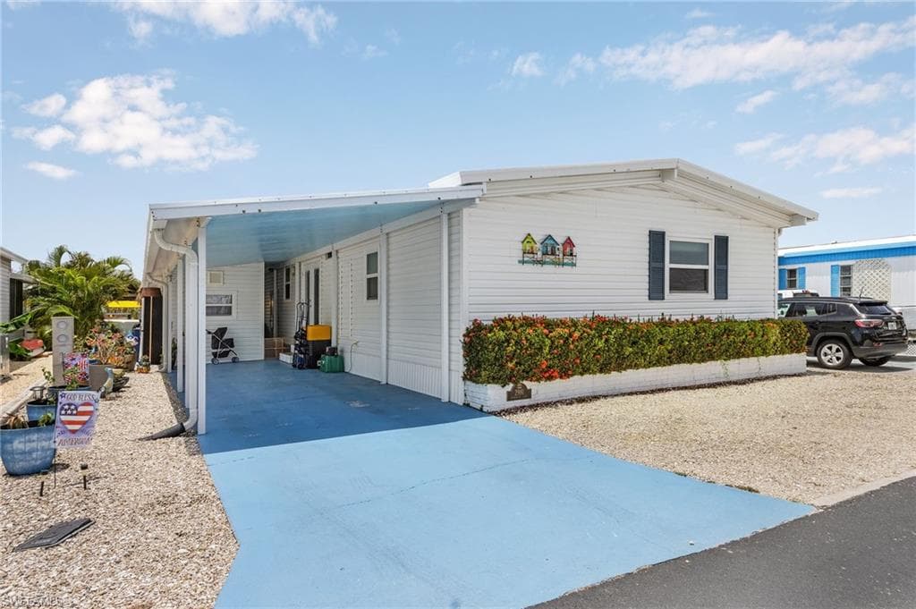 2981 BINNACLE LN ST. JAMES CITY, FL 33956
