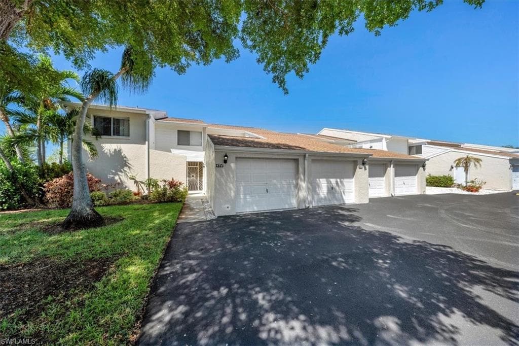 486 Bristle Cone LN 44 NAPLES, FL 34113