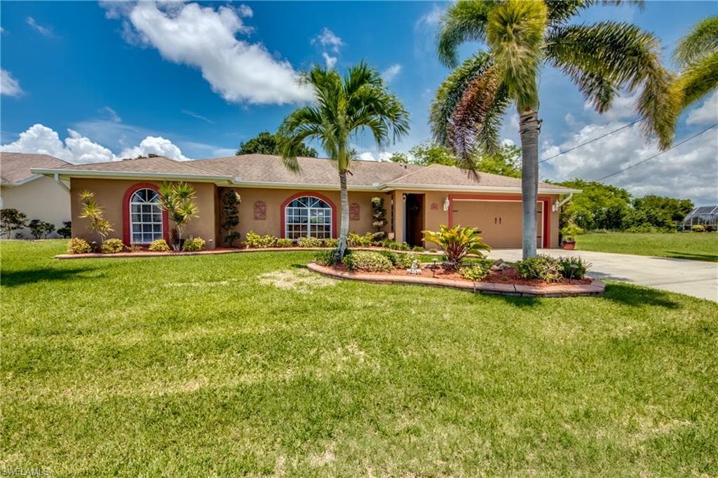 24 SE 8th PL CAPE CORAL, FL 33990