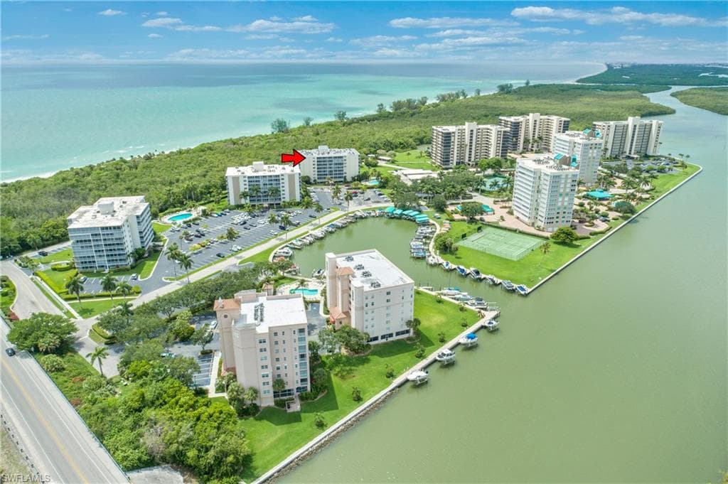 5 Bluebill AVE 812 NAPLES, FL 34108