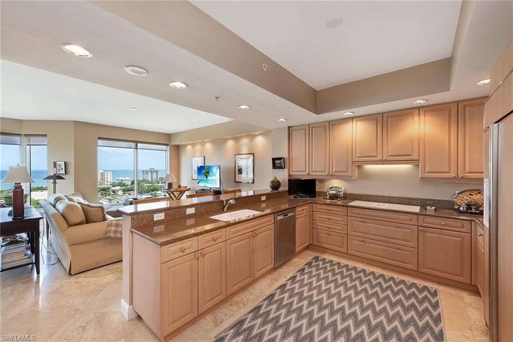 8787 Bay Colony DR 1405 NAPLES, FL 34108
