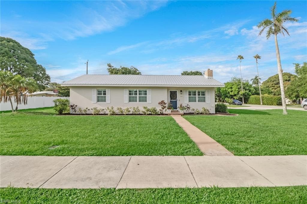 1504 Jefferson AVE FORT MYERS, FL 33901