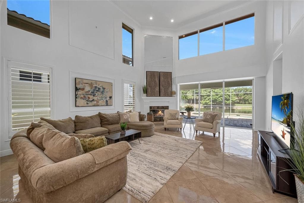 5743 Persimmon WAY NAPLES, FL 34110