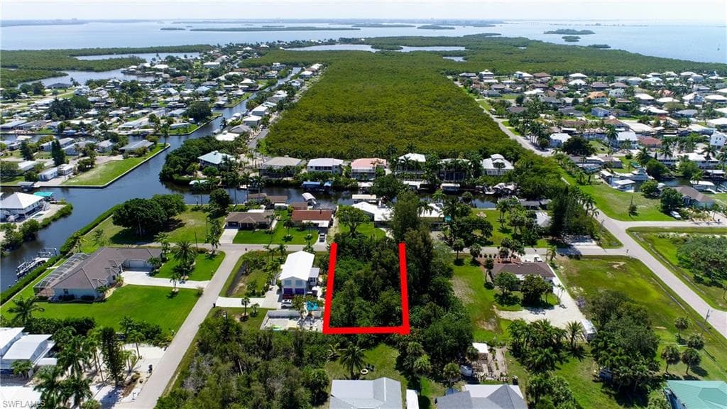 2561 Baybreeze ST ST. JAMES CITY, FL 33956