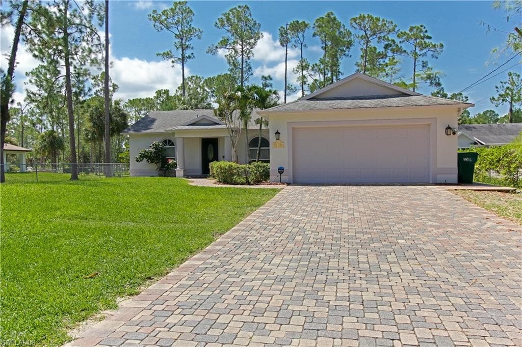 670 20th AVE NE NAPLES, FL 34120