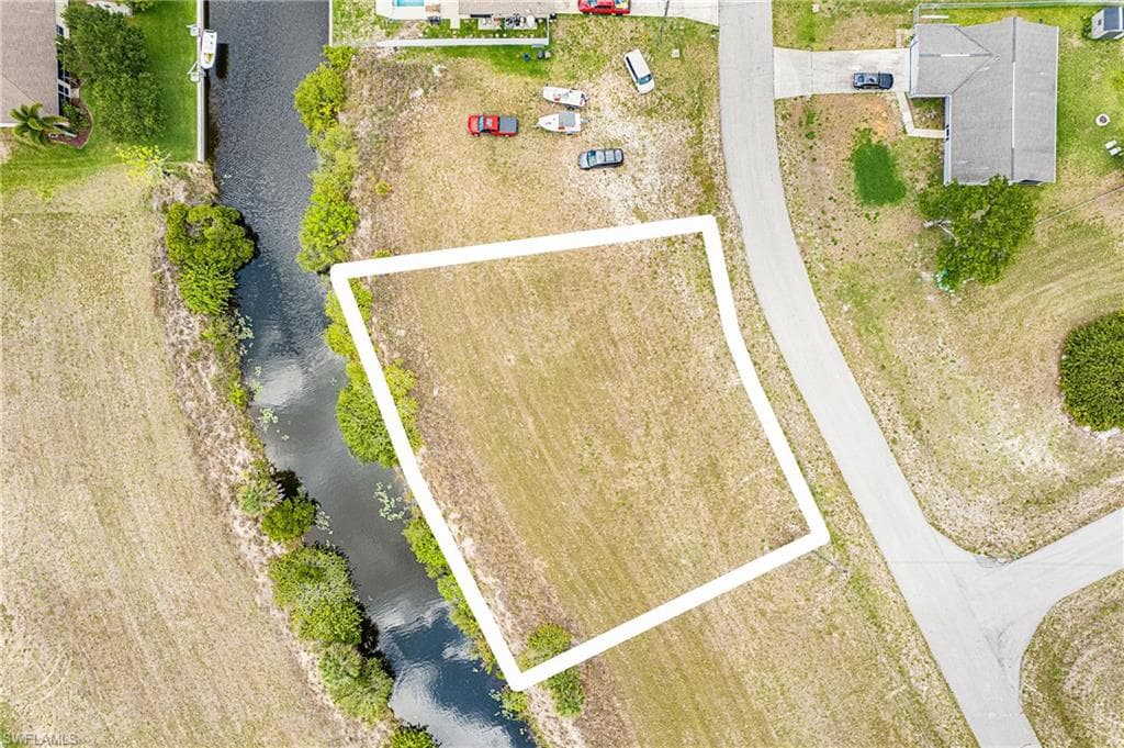 1312 21st AVE CAPE CORAL, FL 33909