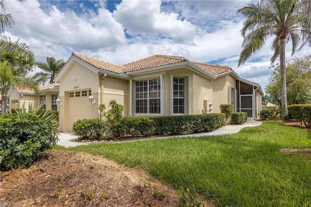 8805 E Bay CIR FORT MYERS, FL 33908