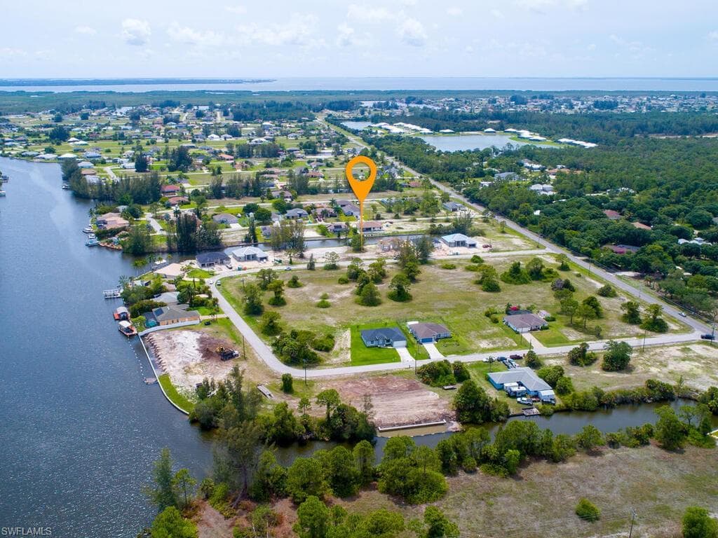 2318 33rd AVE CAPE CORAL, FL 33993