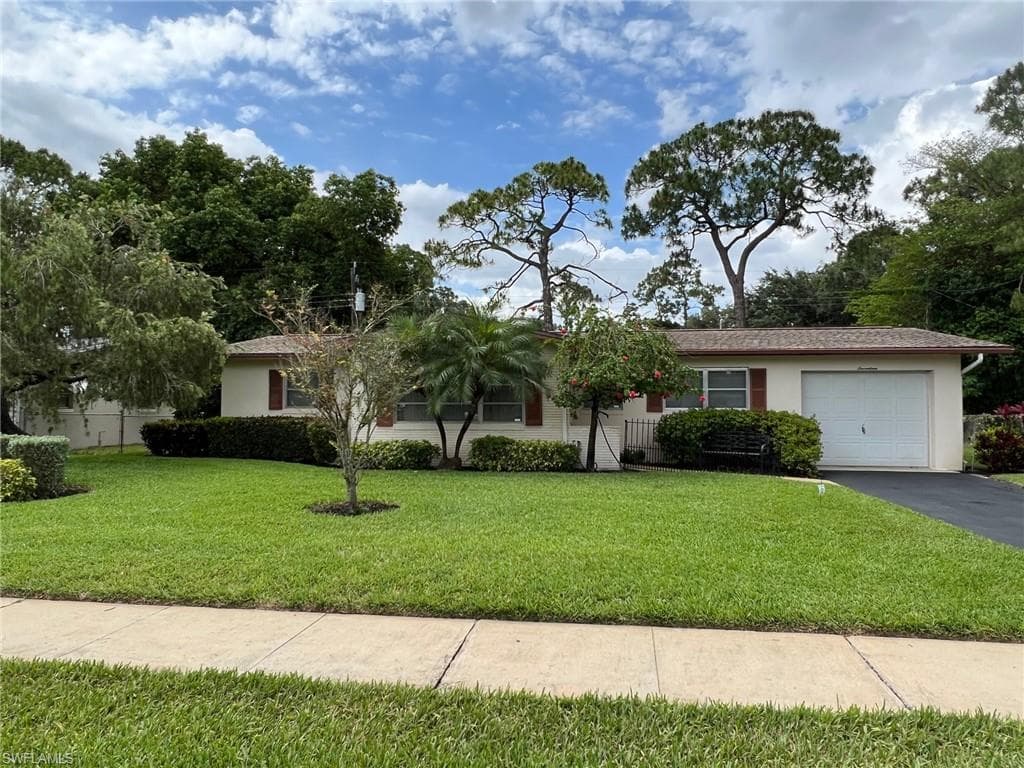 17 Broadway CIR FORT MYERS, FL 33901