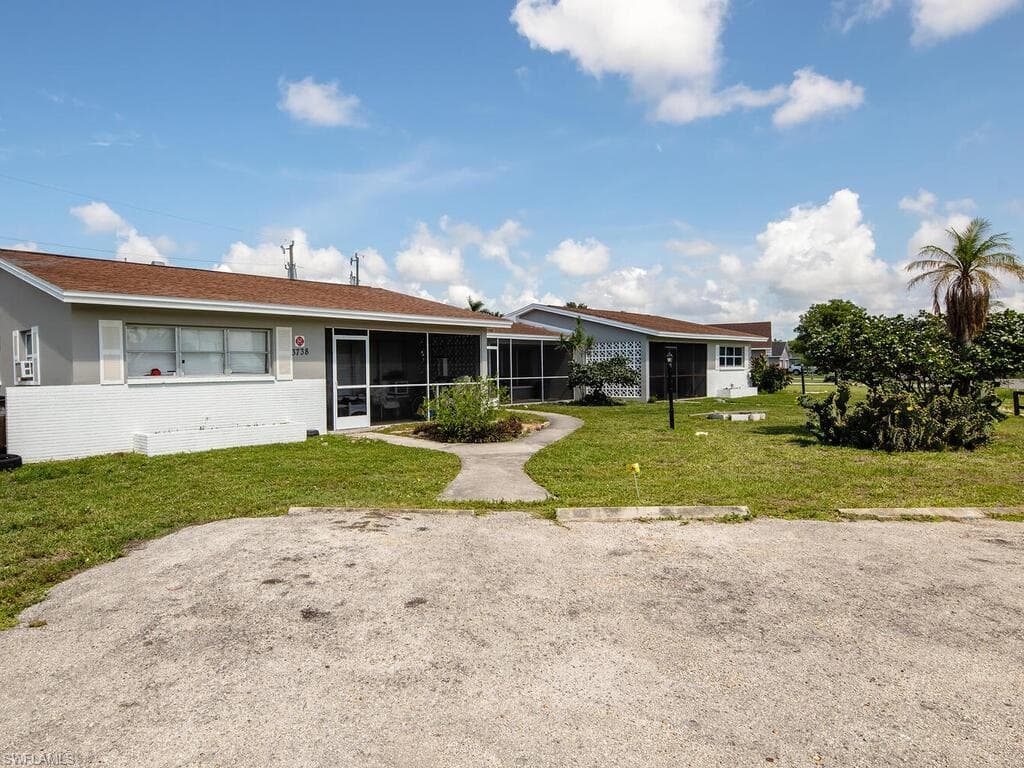 3738 SE 9th PL CAPE CORAL, FL 33904