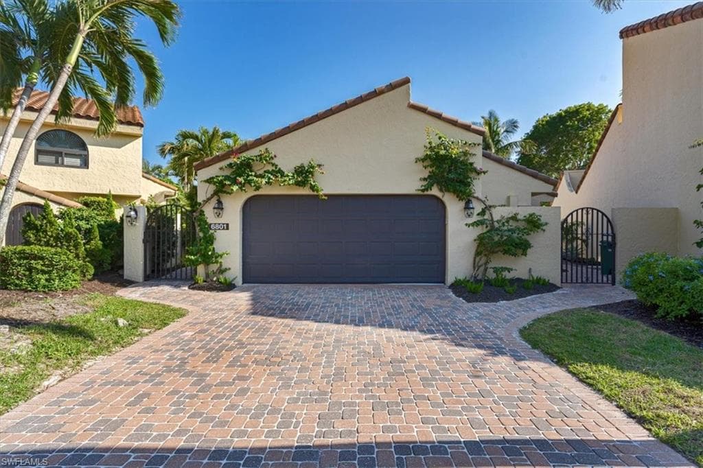 6801 Sand Pointe CIR NAPLES, FL 34108