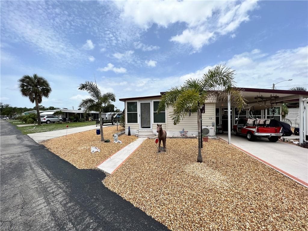 103 Coachlight LN NORTH FORT MYERS, FL 33917