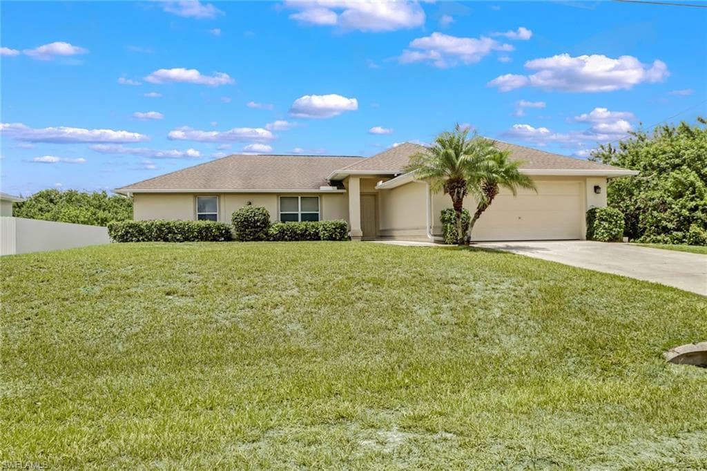 3014 41st ST SW LEHIGH ACRES, FL 33976