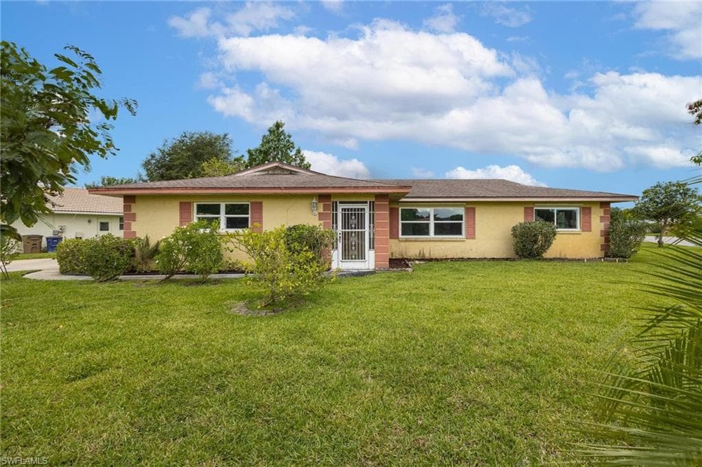 202 Richmond AVE S LEHIGH ACRES, FL 33936