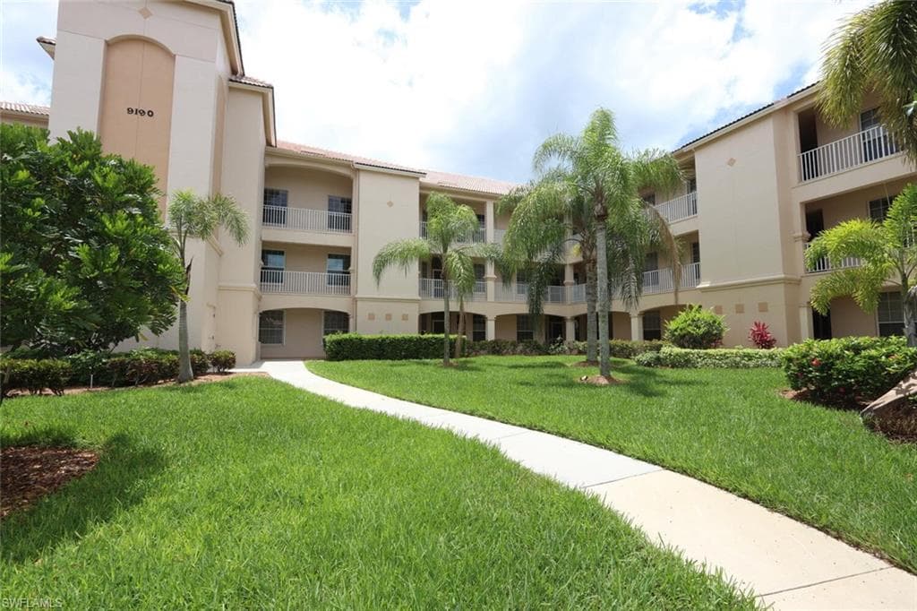 9190 Southmont CV 208 FORT MYERS, FL 33908