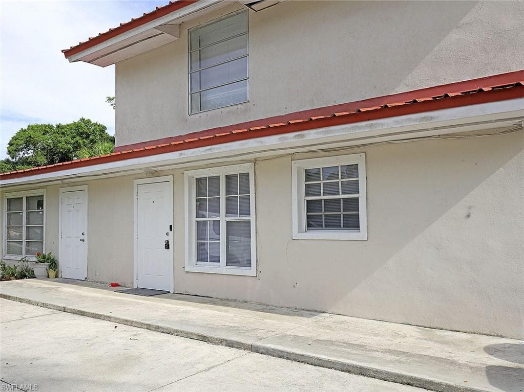 2352 South ST B FORT MYERS, FL 33901