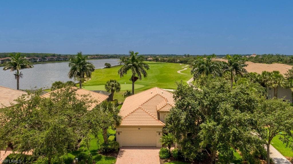 10390 Smokehouse Bay DR NAPLES, FL 34120