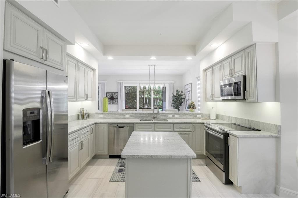 565 El Camino Real 7-102 NAPLES, FL 34119