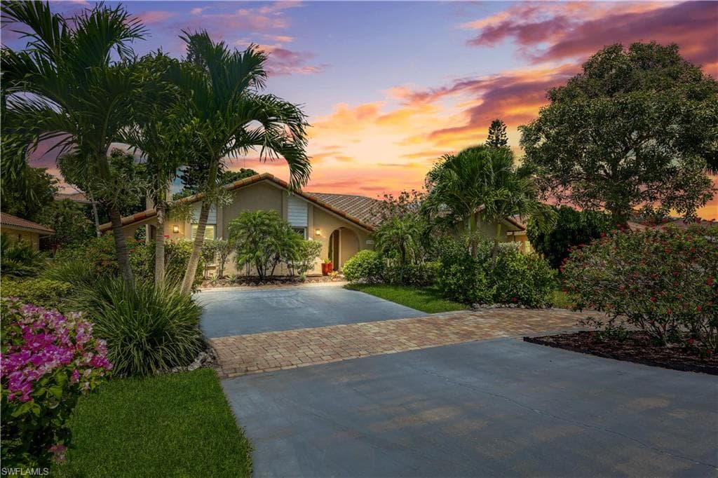27149 Edenbridge CT BONITA SPRINGS, FL 34135