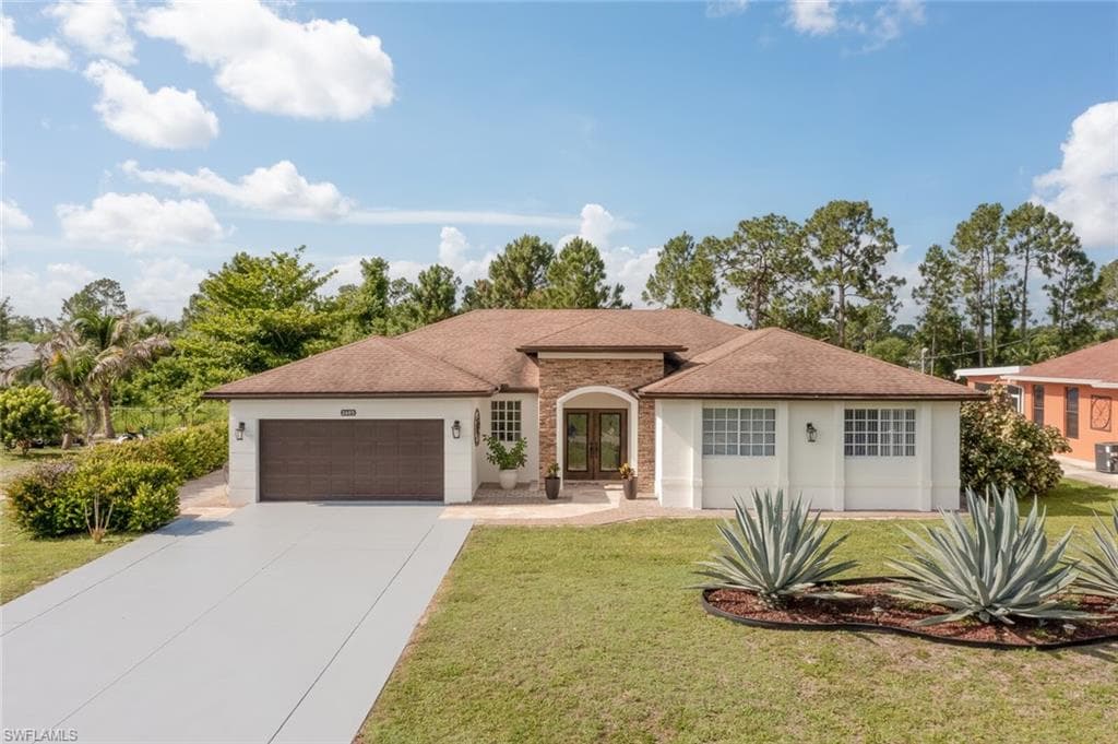 2605 15th ST W LEHIGH ACRES, FL 33971