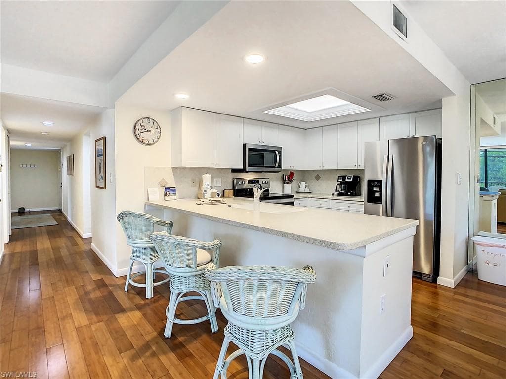 1299 Middle Gulf DR 201 SANIBEL, FL 33957