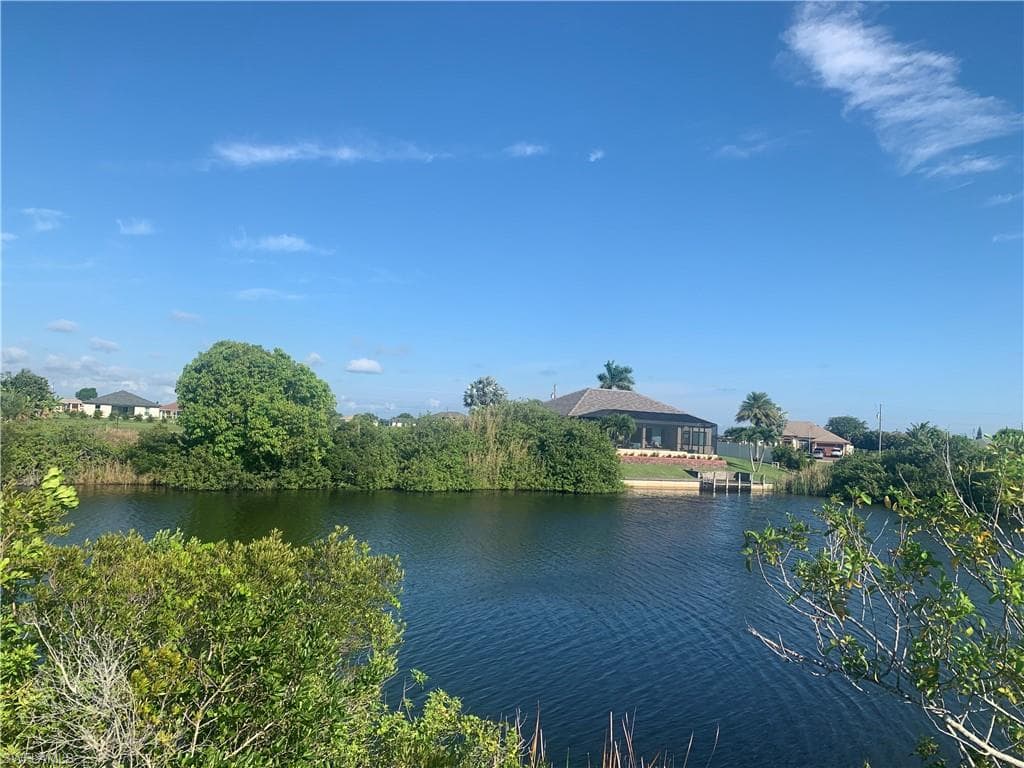 2421 NW 7th AVE CAPE CORAL, FL 33993