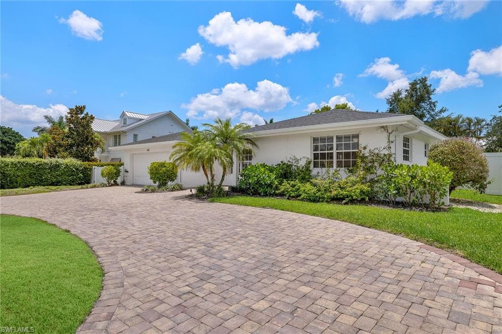 740 Orchid DR NAPLES, FL 34102