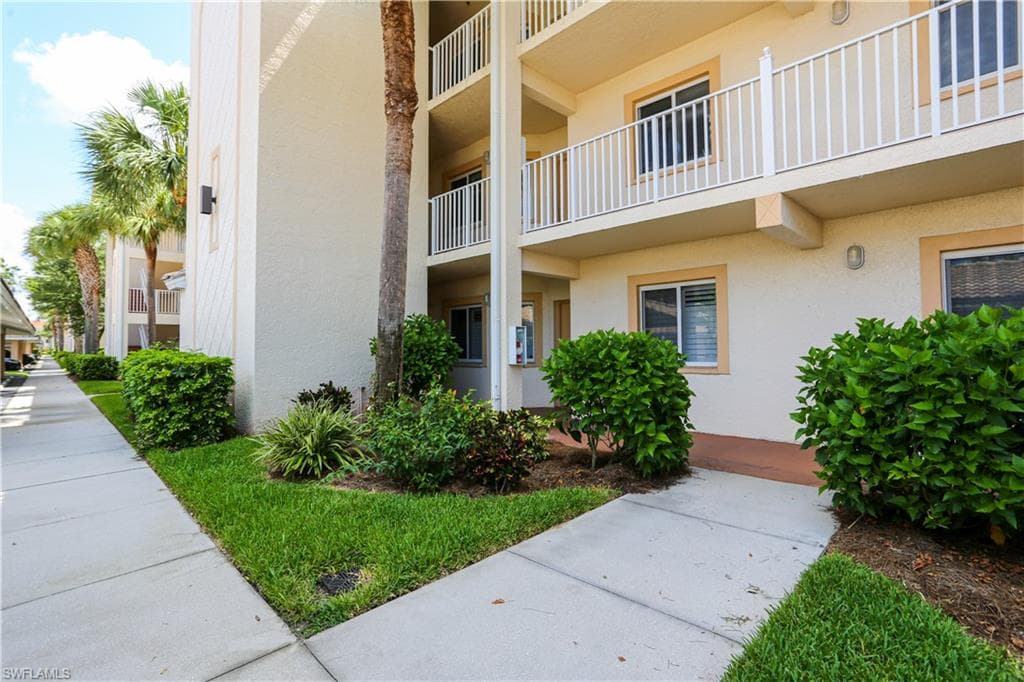 7811 Regal Heron CIR 4-204 NAPLES, FL 34104