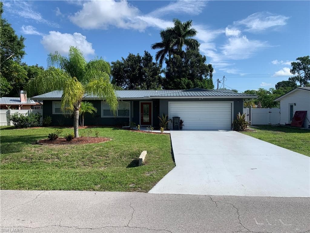 2413 Dover AVE FORT MYERS, FL 33907