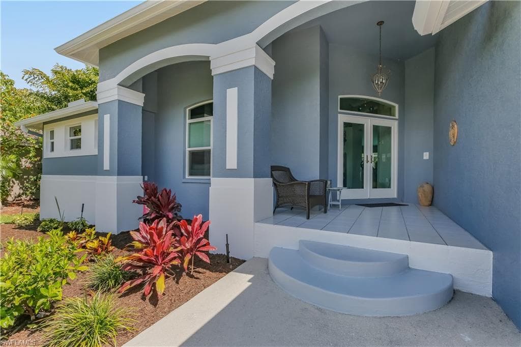 8811 Woodgate DR FORT MYERS, FL 33908