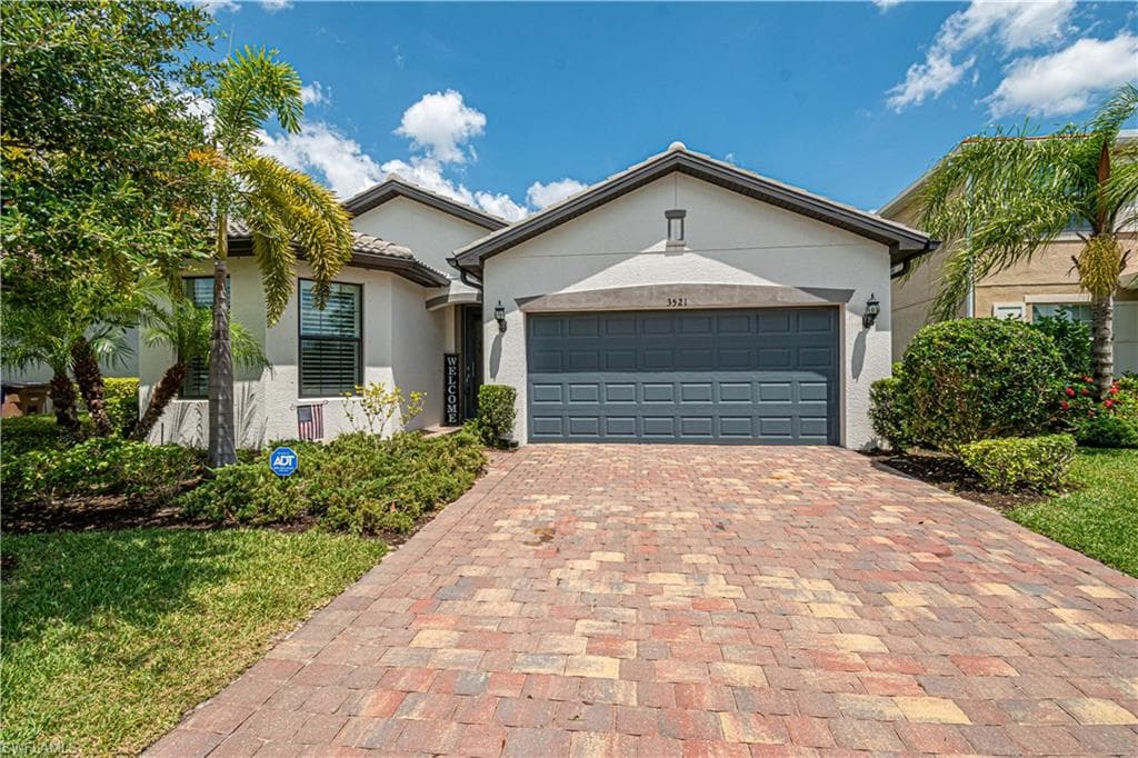 3521 E Hampton CIR ALVA, FL 33920