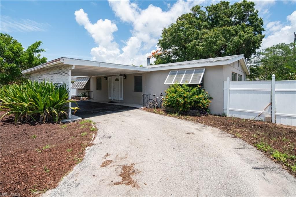 1358 10th ST N NAPLES, FL 34102