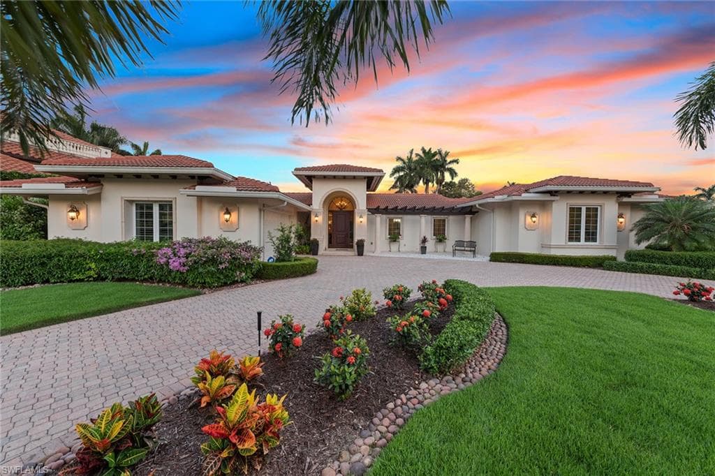 3130 Leeward LN NAPLES, FL 34103