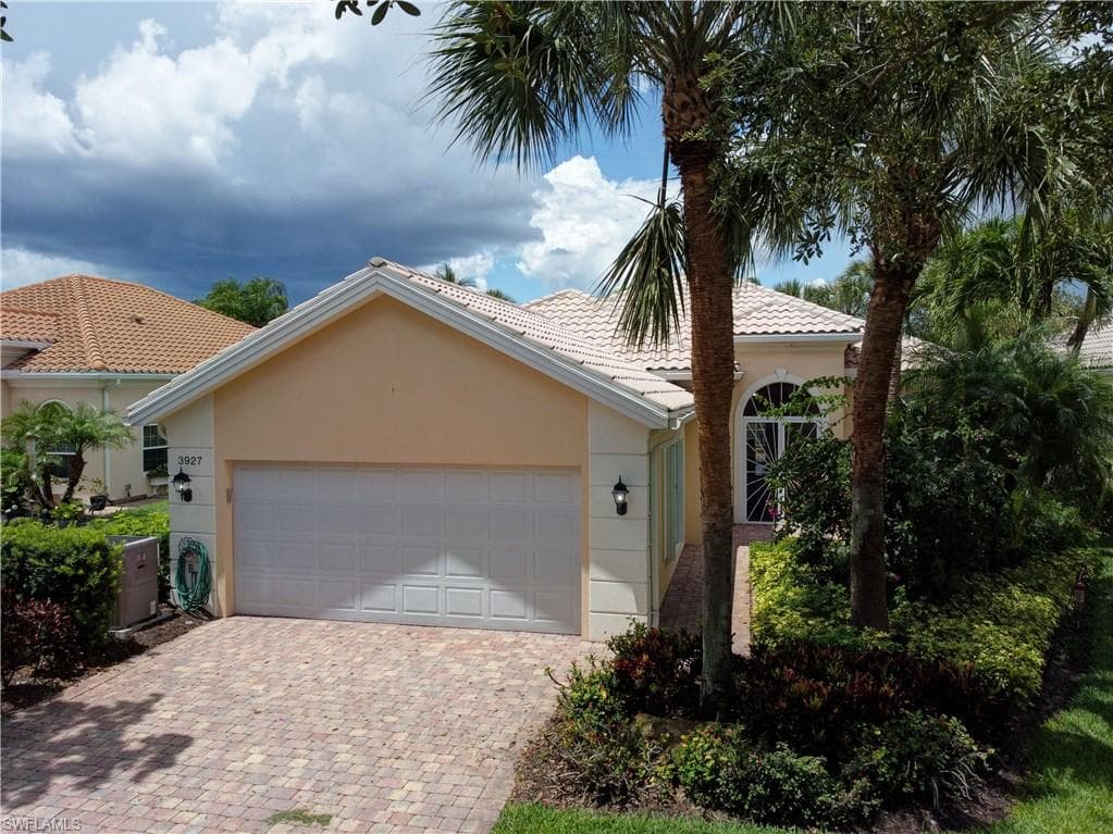 3927 Valentia WAY NAPLES, FL 34119