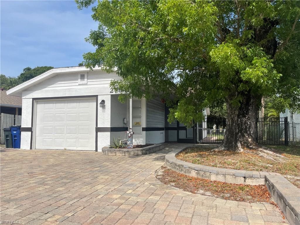27941 Quinn ST BONITA SPRINGS, FL 34135