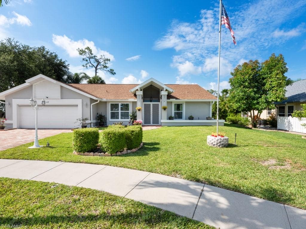 109 Leanore CT NAPLES, FL 34112