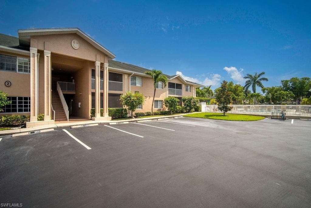 27079 Matheson AVE 102 BONITA SPRINGS, FL 34135
