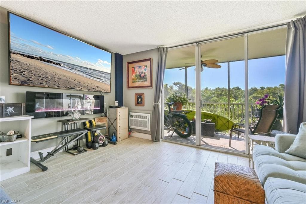 5 Bluebill AVE 205 NAPLES, FL 34110
