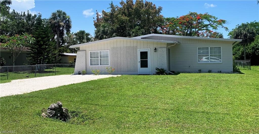 2125 Mark AVE PUNTA GORDA, FL 33950