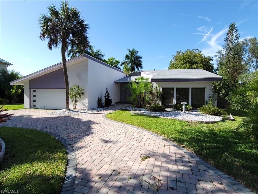 15600 Light Blue CIR FORT MYERS, FL 33908