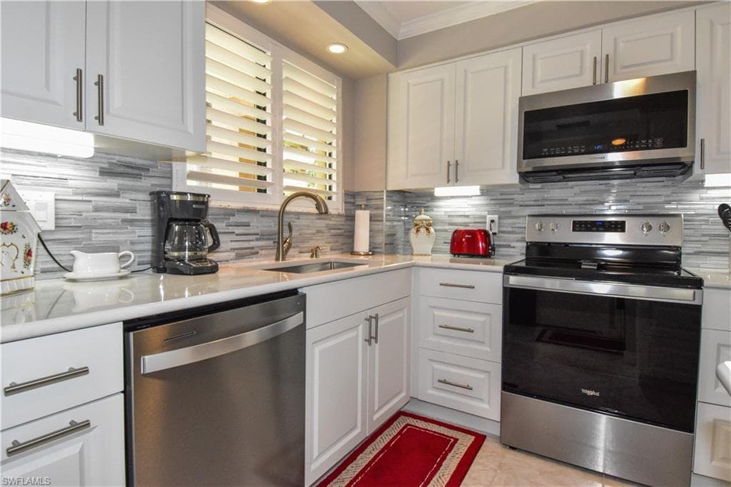 2121 Collier AVE 214 FORT MYERS, FL 33901