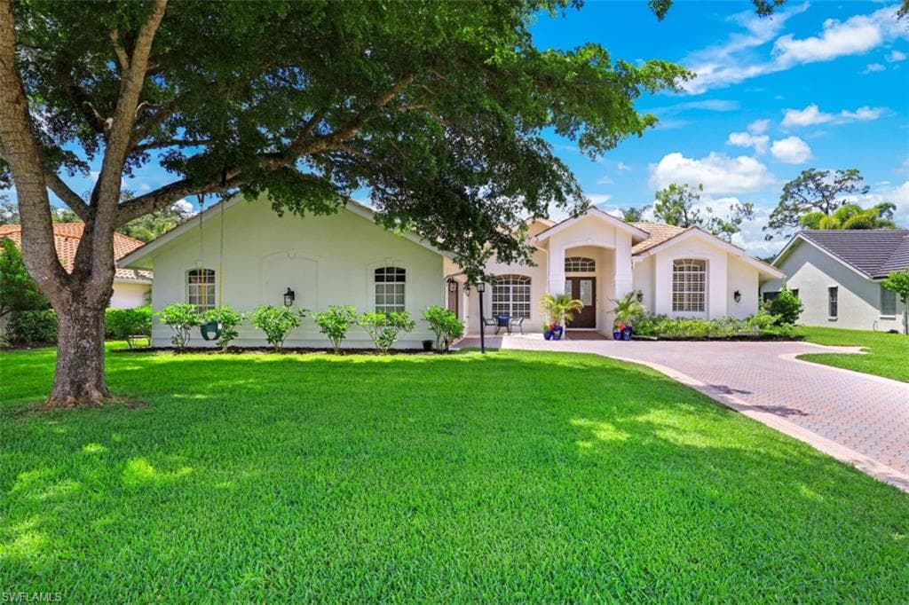 2050 SEVILLA WAY NAPLES, FL 34109