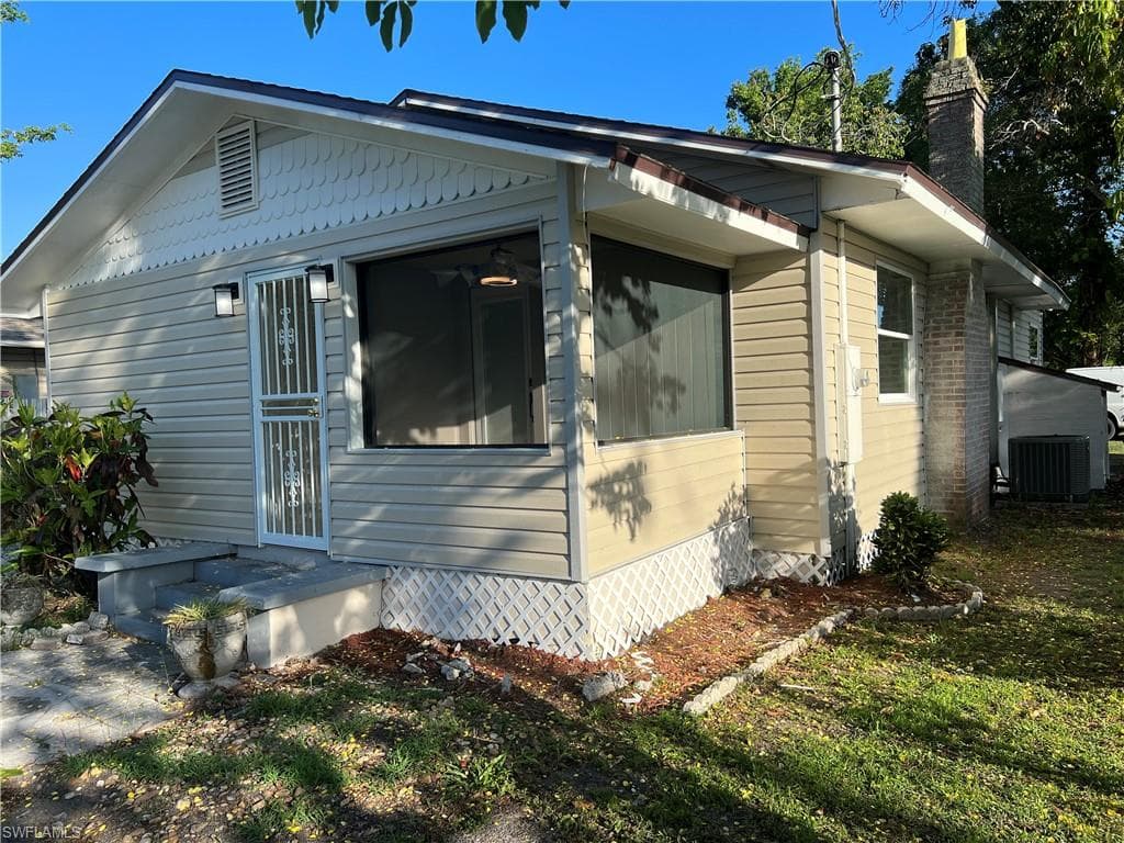 3960 Woodside AVE FORT MYERS, FL 33916
